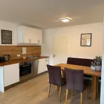 Zwischen Burghausen Und Salzburg Familie Daire *